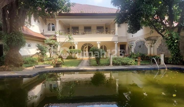Dijual Rumah Tinggal 2 Lantai di Kemang, Jakarta Selatan