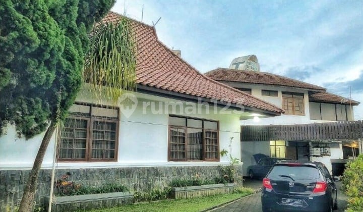 Dijual Cepat Rumah Sejuk Dan Luas Terawat di Dago, Bandung