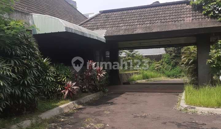 Turun Harga! Dijual Cepat Rumah Lama 2 Lantai di Condet Raya