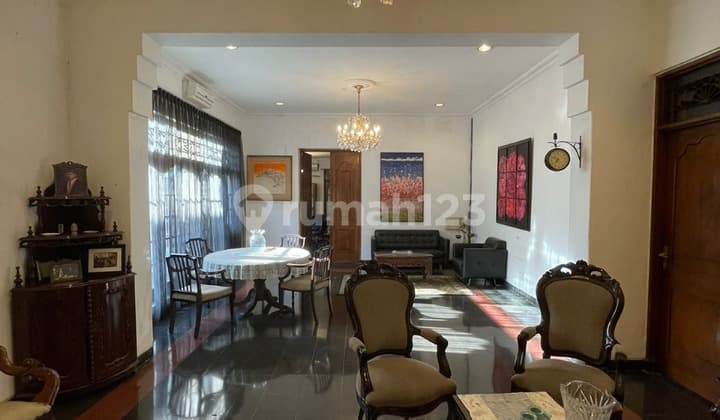 Dijual Rumah Lama Siap Huni di Menteng, Jakarta Pusat