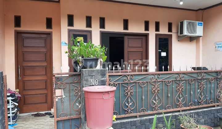 Dijual Cepat, Kost 8 Kamar di Komplek Pu Pasar Jumat, Jakarta Selatan