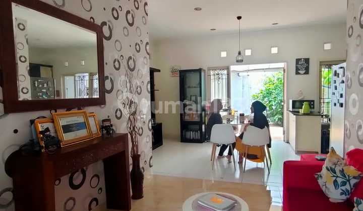 Rumah Taman Chrysant , Kencana Loka BSD City Kondisi Bagus