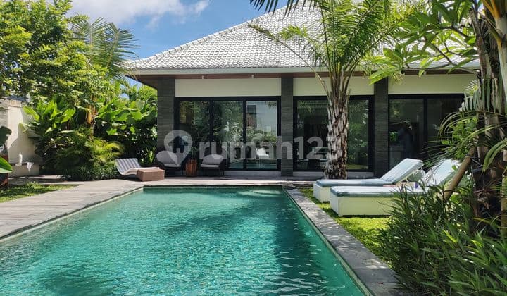 LEASEHOLD 29YEARS STUNNING BRAND NEW 3BR IN PRIME AREA OF MERTANADI SEMINYAK BALI