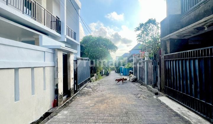 STRATEGIC 2-STORY MINIMALIST MODERN HOUSE IN GUNUNG SALAK KEROBOKAN NEAR SEMINYAK BALI