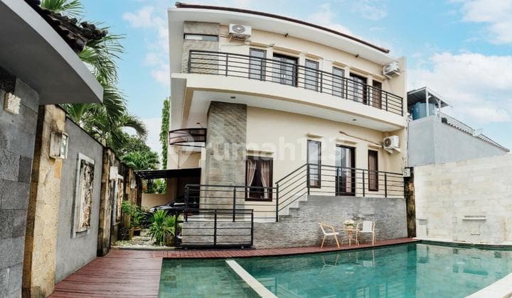 Newly Renovated 6-Bedroom Villa Located At Prime Jimbaran Bali