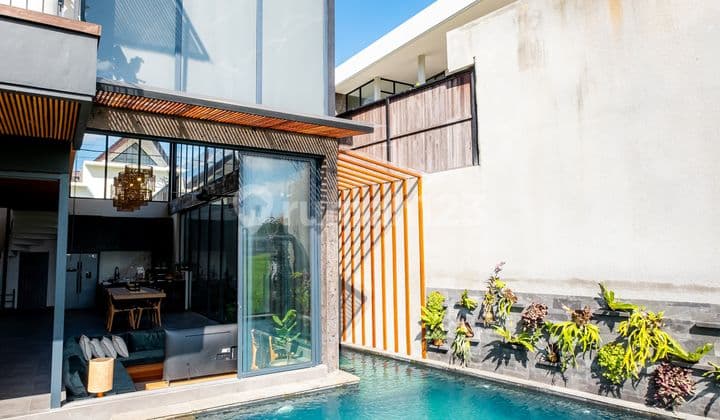 Leasehold 23 Years Modern 3BR Villa with Ricefield View at Padang Linjong, Canggu, Bali