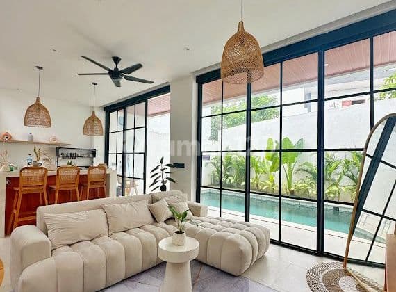 SEWA 30 TAHUN VILLA GAYA MEDITERANIA DEKAT CANGGU PERERENAN BALI