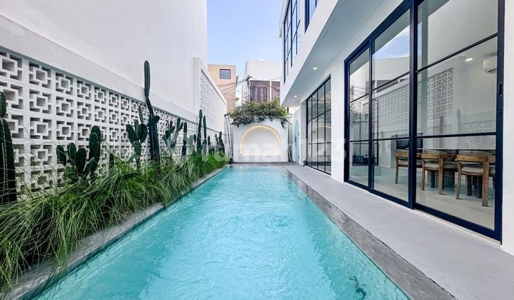 VILLA 3BR WITH TROPICAL MODERN STYLE IN PERERENAN, CANGGU, BALI