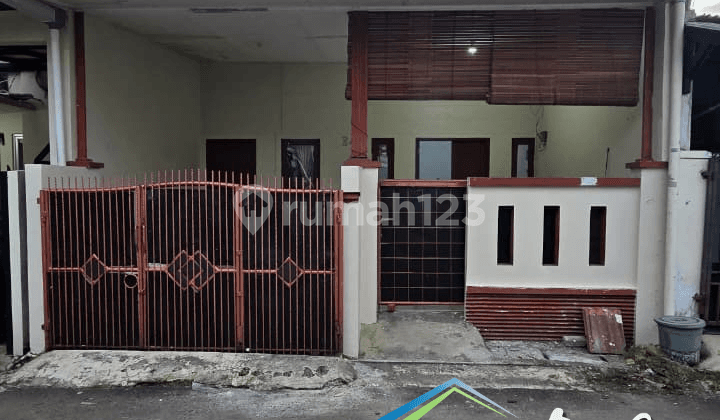 Dijual Rumah Lokasi Strategis di Puri Serpong
