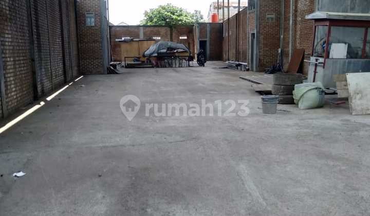 Gudang siap pakai di Terusan buah batu 475 m SHM Bagus Sekali