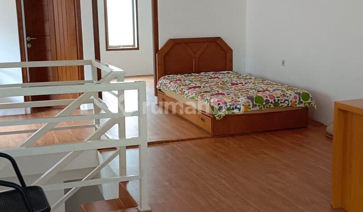 Rumah mungil 2 lantai