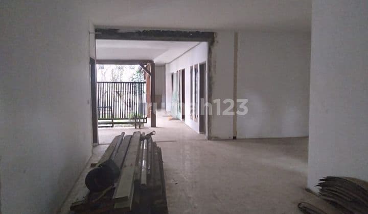 Rumah strategis pusat kota