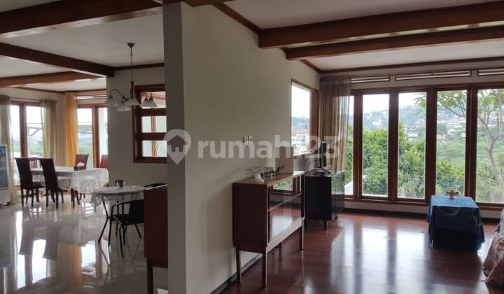 Rumah Sayap Dago Dengan Pemandangan View Yang Indah