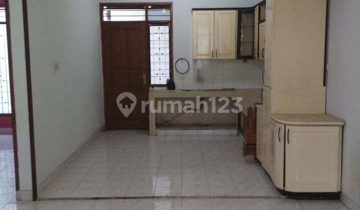 Rumah, 1,5 Lantai, SHM, di Kembar, Regol,