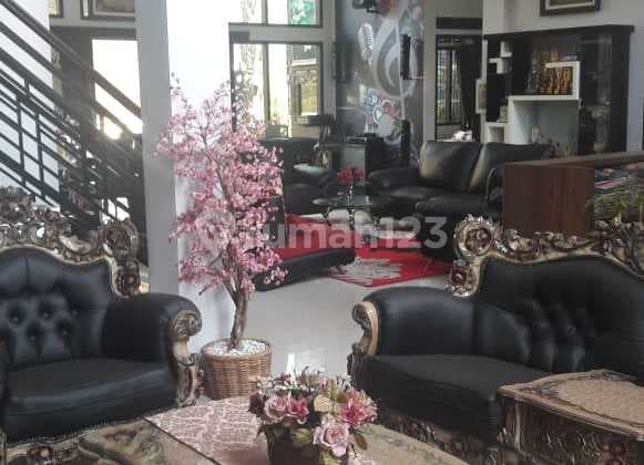 Rumah Bagus di Cisangkan, Cimahi SHM Furnished