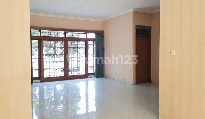 Rumah 2 Lantai Bagus Dan Siap Huni Di Singgasana