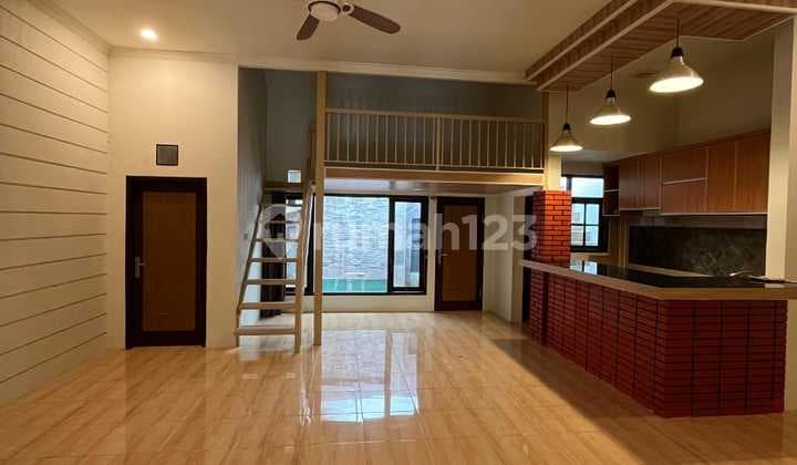 Nice 2-Story House in Sayap Buah Batu with SHM