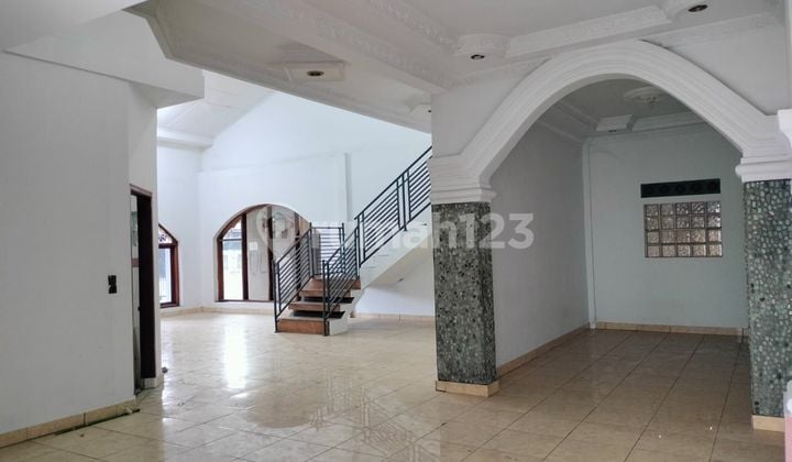 Good 3-Story Multifunctional House in Caringin