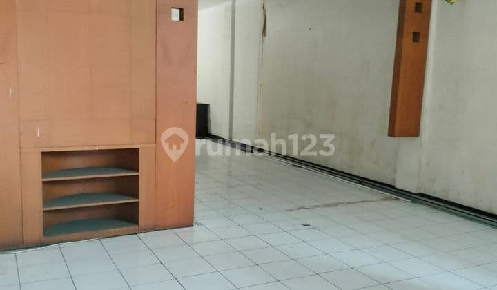 Jual atau Sewa Ruko Bagus 3 Lantai Astanaanyar