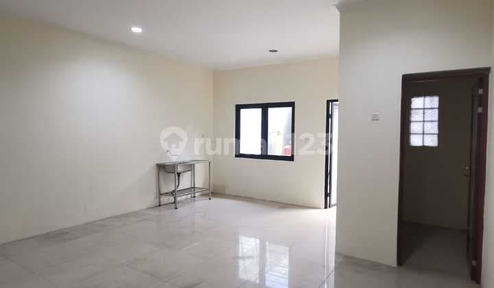Ruko, 2 1/4 Lantai, SHM, di Mekar Wangi, Mainroad
