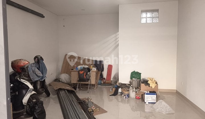 Business-Space, 1 Floor, in Sayap Ramdan, Regol,
