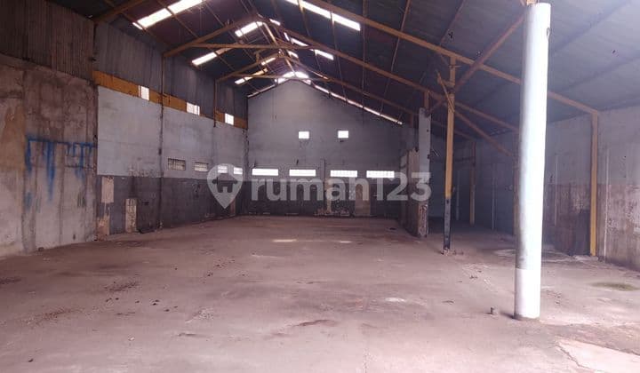 Gudang Kosong untuk Penyimpanan Sayap Sudirman