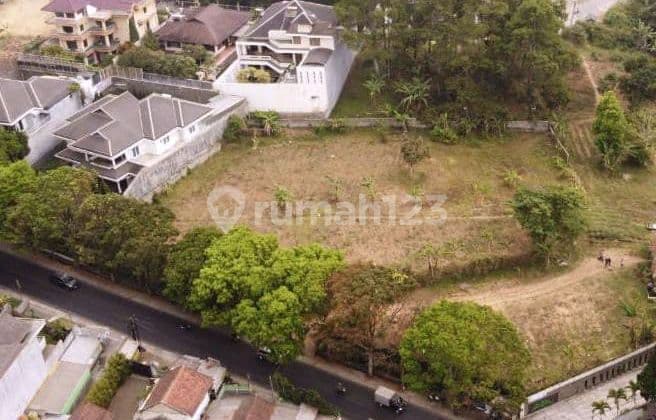 Tanah Datar di Mainroad di Setiabudi 3335.0 M² 2 SHM