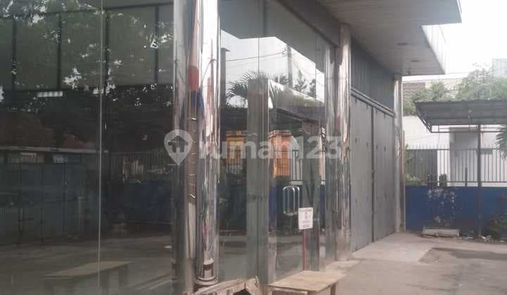 Bangunan Ruang-usaha Ex Showroom Di Laswi Ciparay 1175.0 m²