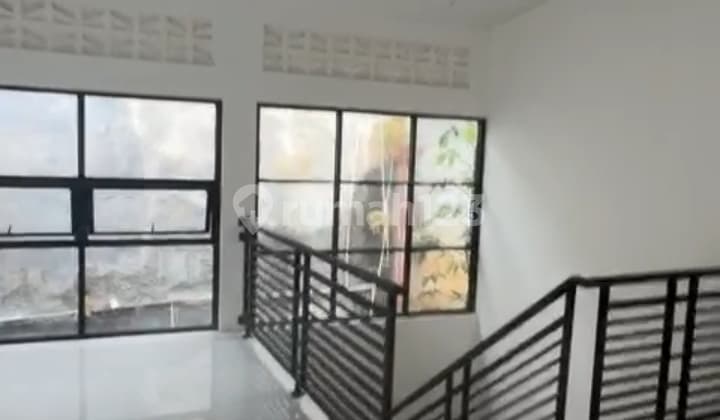 Disewakan Ruko, 2 Lantai, di Sayap Bkr, Hadap Selatan