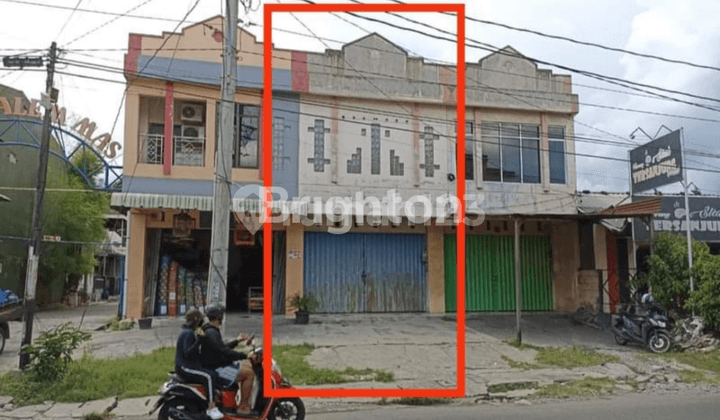 RUKO MOJOSONGO TANGKUBAN PERAHU STRATEGIS