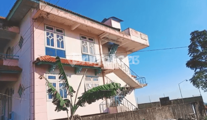 VILLA TAWANGMANGU 3 LANTAI LANTAI VIEW TERBAIK