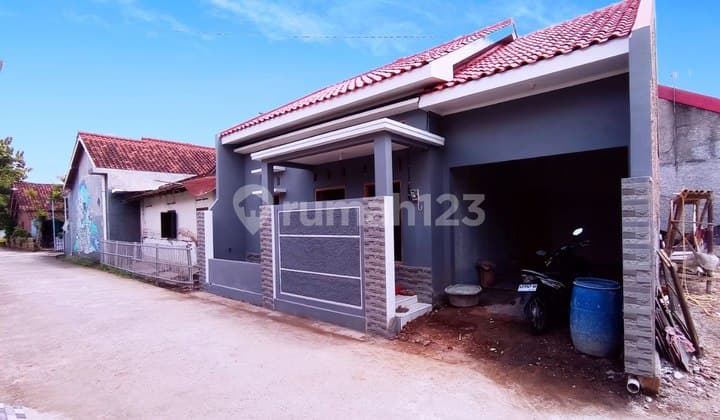 Rumah Cantik Dekat Tol