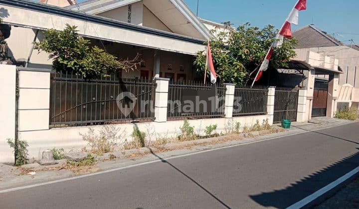 Rumah Bagus Dekat Manahan