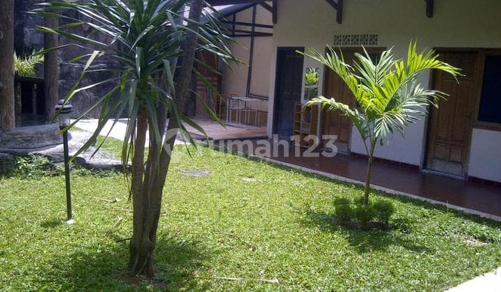 Rumah luas tengah kota di Jebres banjarsari solo SHM