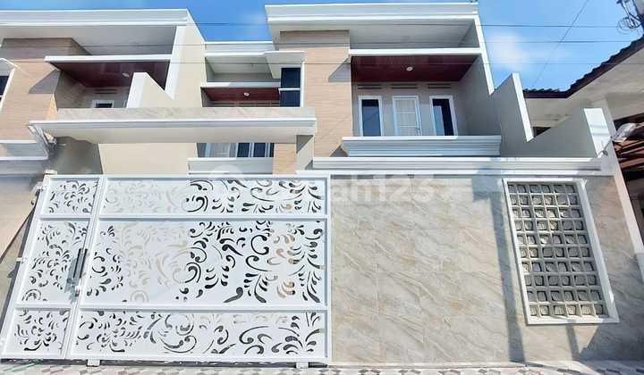 Rumah mewah baru gress di karangasem laweyan solo 2 Lantai SHM
