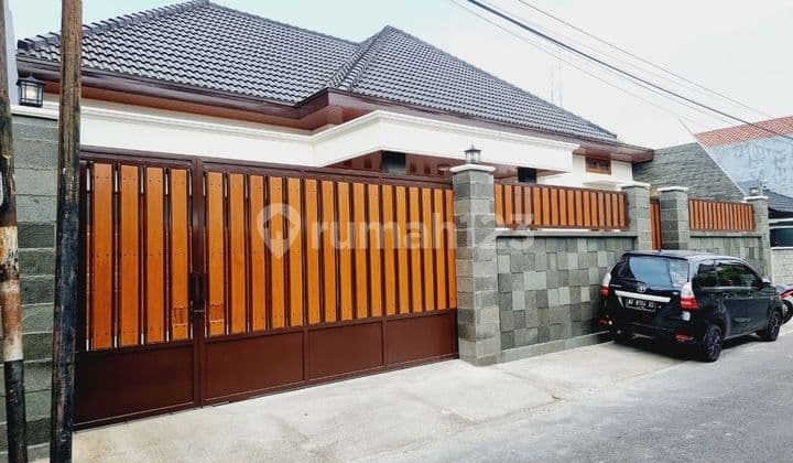 New Luxurious House Ready for Occupancy in Sumber Banjarsari, Solo