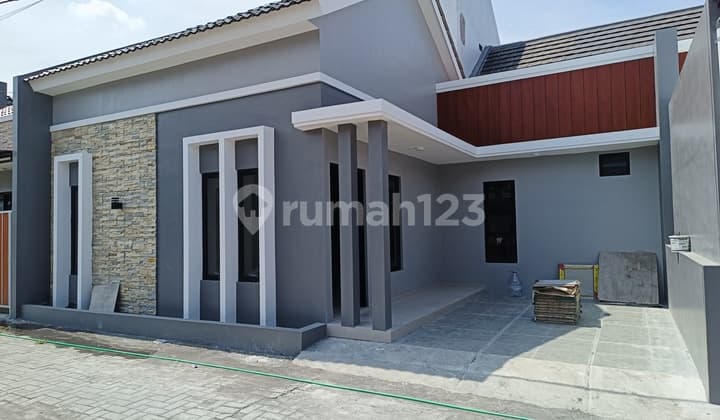 Rumah Bagus Minimalis Cluster Gedongan Colomadu Kra Solo