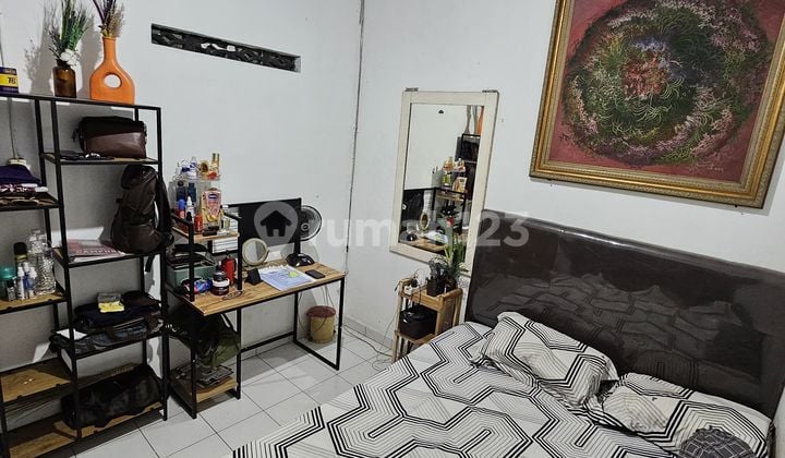 Kos Aktif Putri Full Furnish Bangunan Bagus Dekat Ums Shm