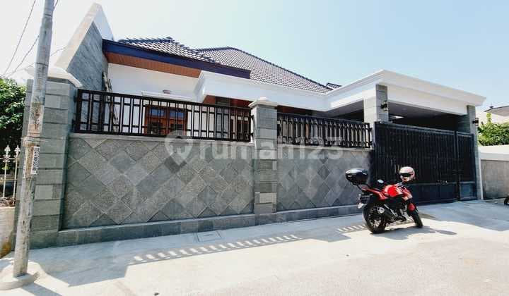 Luxury Ready-to-Occupy House in Sumber Banjarsari Solo, Sturdy Building