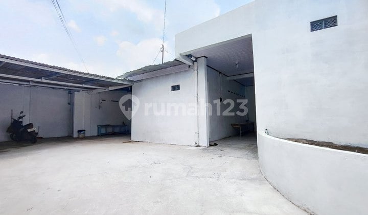 New Baron Boarding House Near Grand Mall Solo City