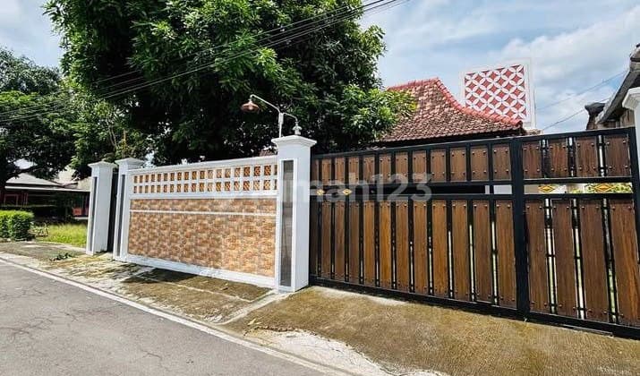 Rumah Luas Paulan Colomadu Dijual Cepat