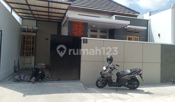 Rumah Bagus Semi Furnish Di Singopuran Bagus Hadap