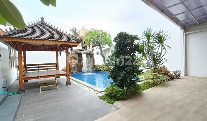 Rumah Mewah Furnish Kolam Renang Siap Huni Akses Tol Dan Bandara