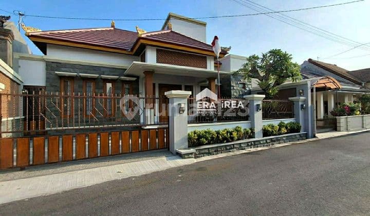 Rumah Baru di Jual Tengah Kota dengan Kolam Renang
