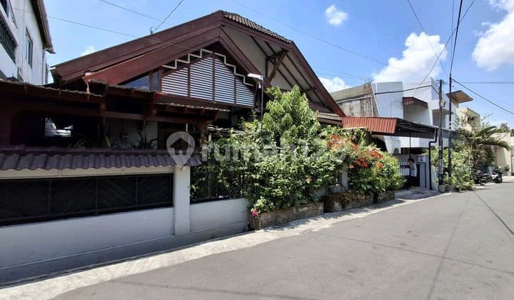 House Near Uny Campus in the City Center