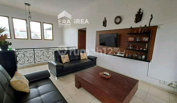 Eumah Bagus Di.lengkapi Dengan Kolan Renang