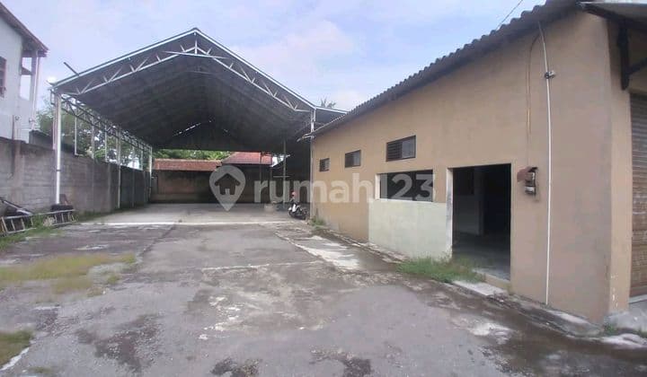 Gudang Lokasi Pinggir Jalan Strategis