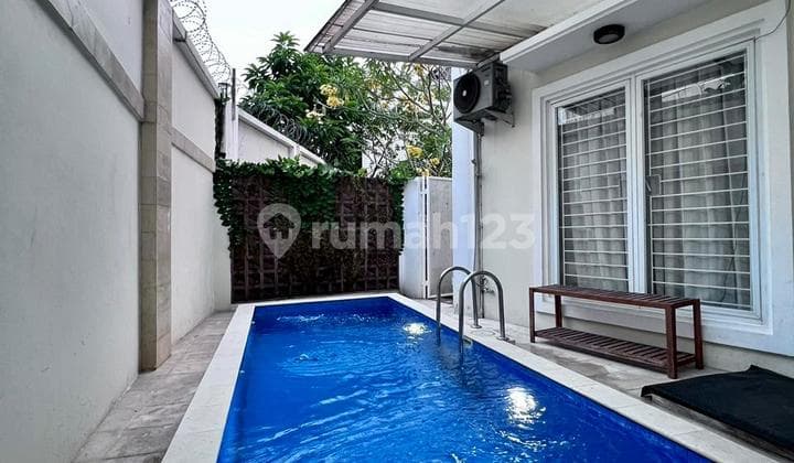 Rumah Bagus 2 LT, Pool, Semi Furnished, Cluster Bukit Cinere Raya