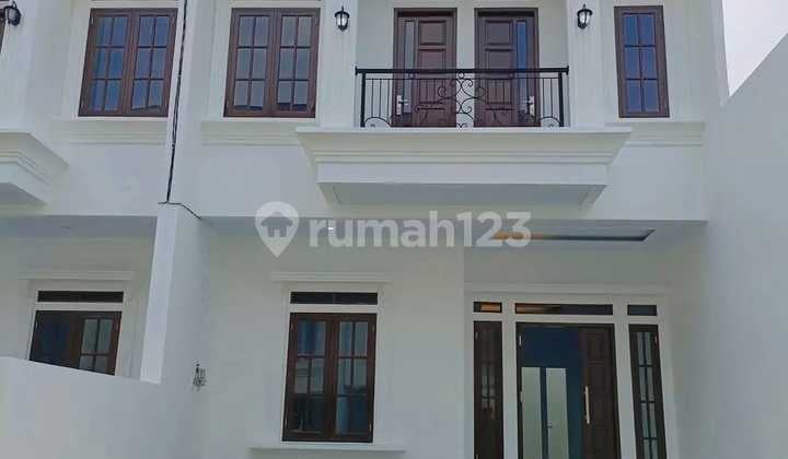 Rumah 2.5Lt, Balkon, Rooftop, Cluster Margasatwa Raya Pondok Labu