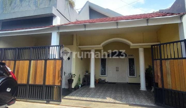 Rumah & Kost 2Lt, Hdp. Utara, Semi Furnished, Ciliwung, Belimbing